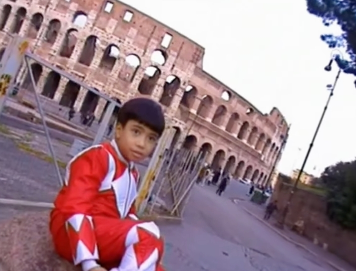 5 Potret Vidi Aldiano cilik di Eropa, disebut tajir dari kecil bahkan keluarga punya kastil