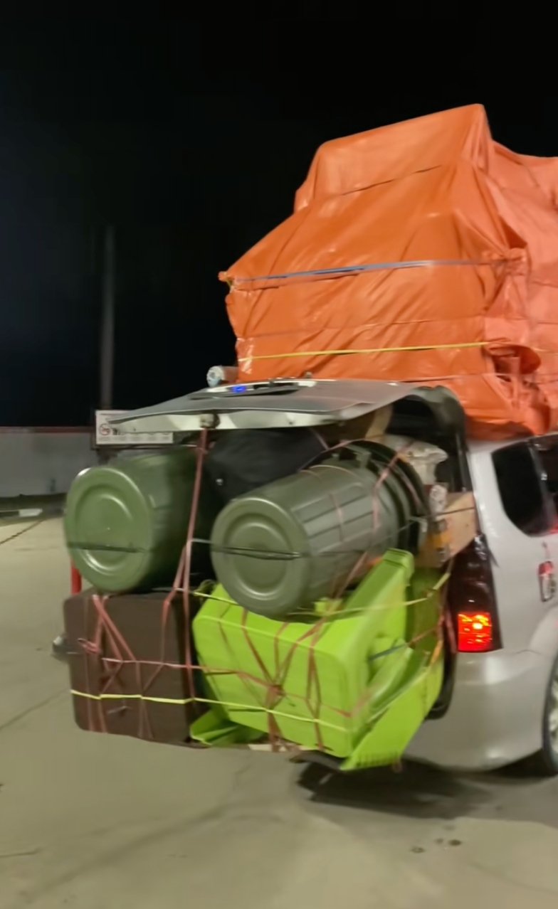 5 Penampakan mobil bawa seluruh ‘isi rumah’, netizen: Aku kuat, aku hebat, aku njengat