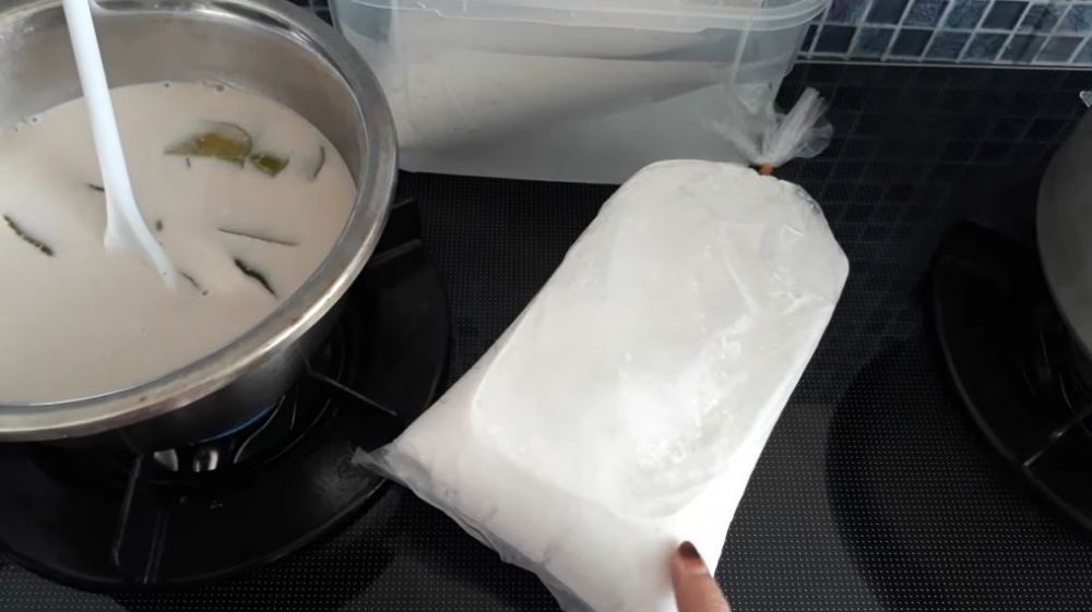 Cara benar mencairkan santan beku untuk rendang dan opor Lebaran