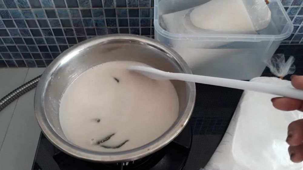 Cara benar mencairkan santan beku untuk rendang dan opor Lebaran