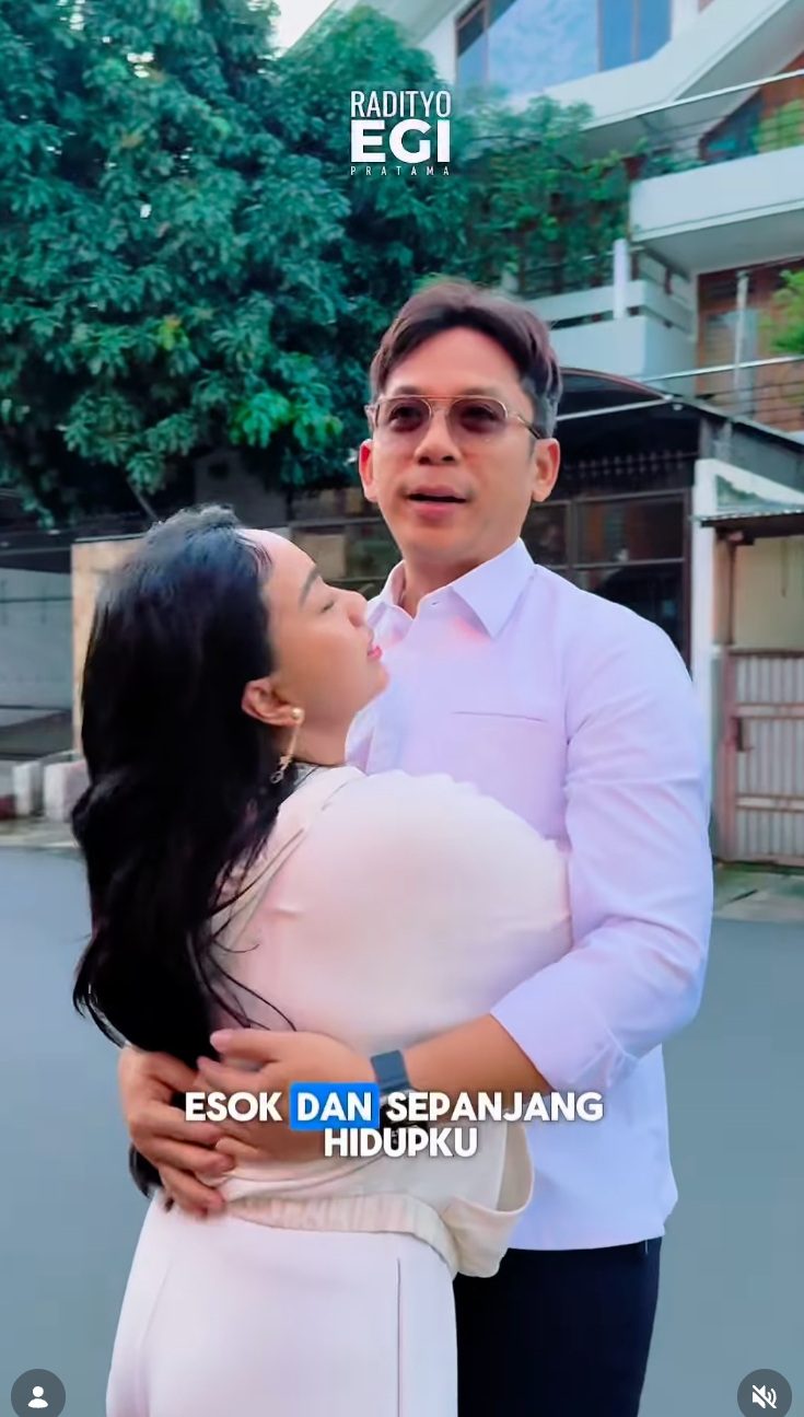 9 Potret romantis Bupati Lampung Selatan Radityo Egi Pratama dan Zita Anjani yang selalu kompak