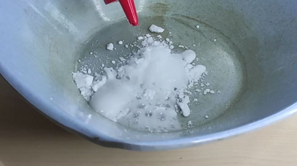 Tak perlu beli baru, begini solusi atasi setrika gosong hanya dengan modal dapur