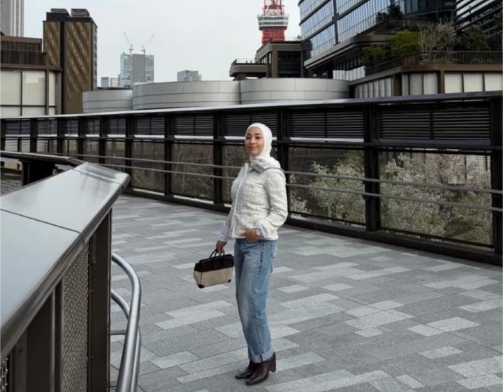 Gaya hijab simpel Nikita Willy berbagai sumber