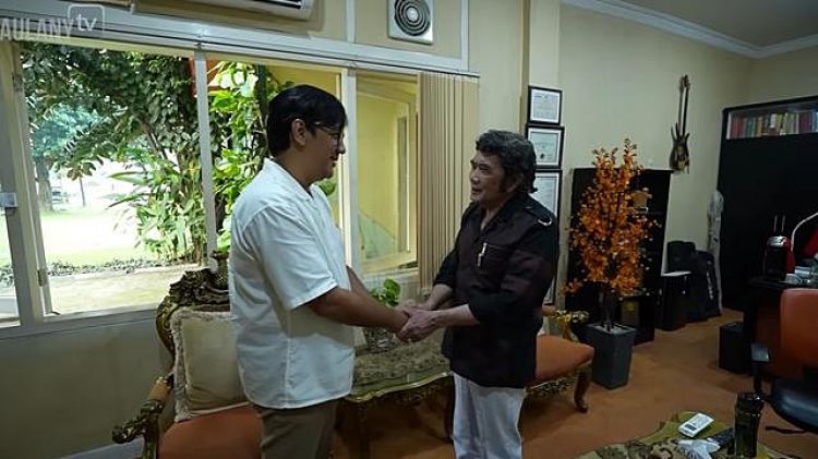 5 Potret ruang tamu Rhoma Irama yang mencerminkan kemewahan klasik seorang legenda musik