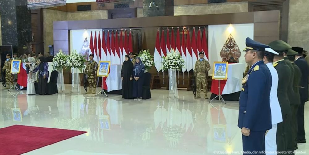 9 Potret suasana penghormatan terakhir 3 prajurit TNI gugur di Lebanon, Presiden beri dukungan moril