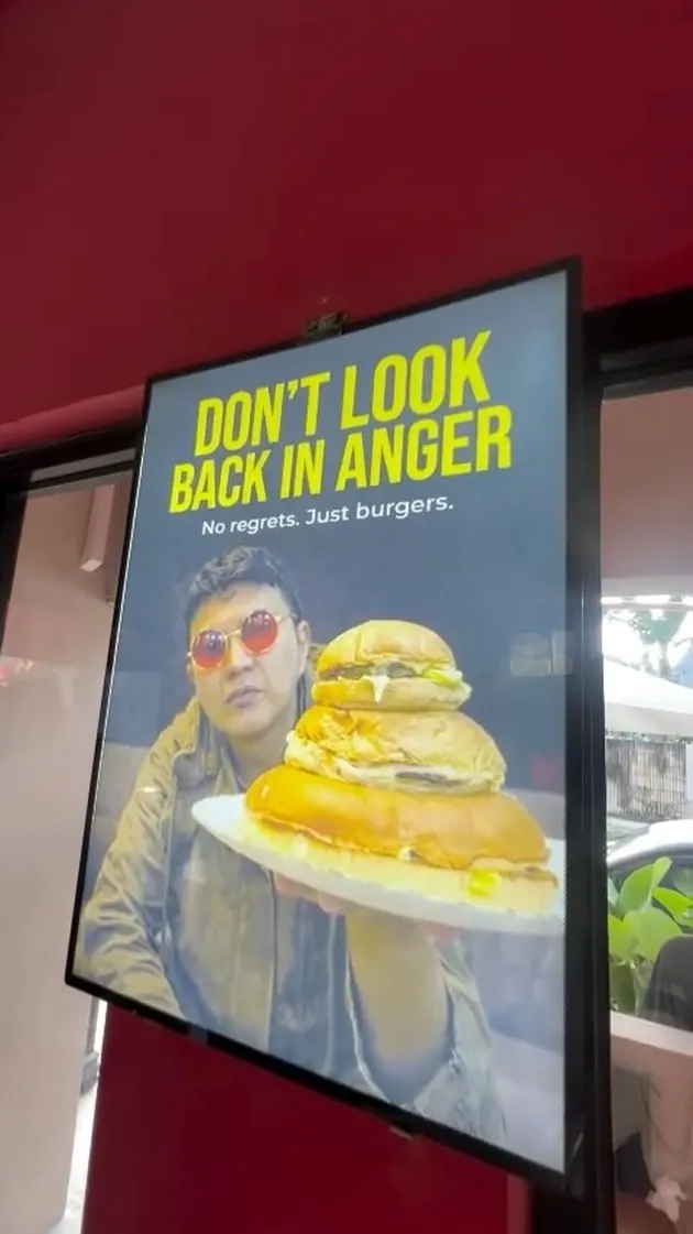 Aldi Taher jualan burger foto: Instagram/@alditaher.official