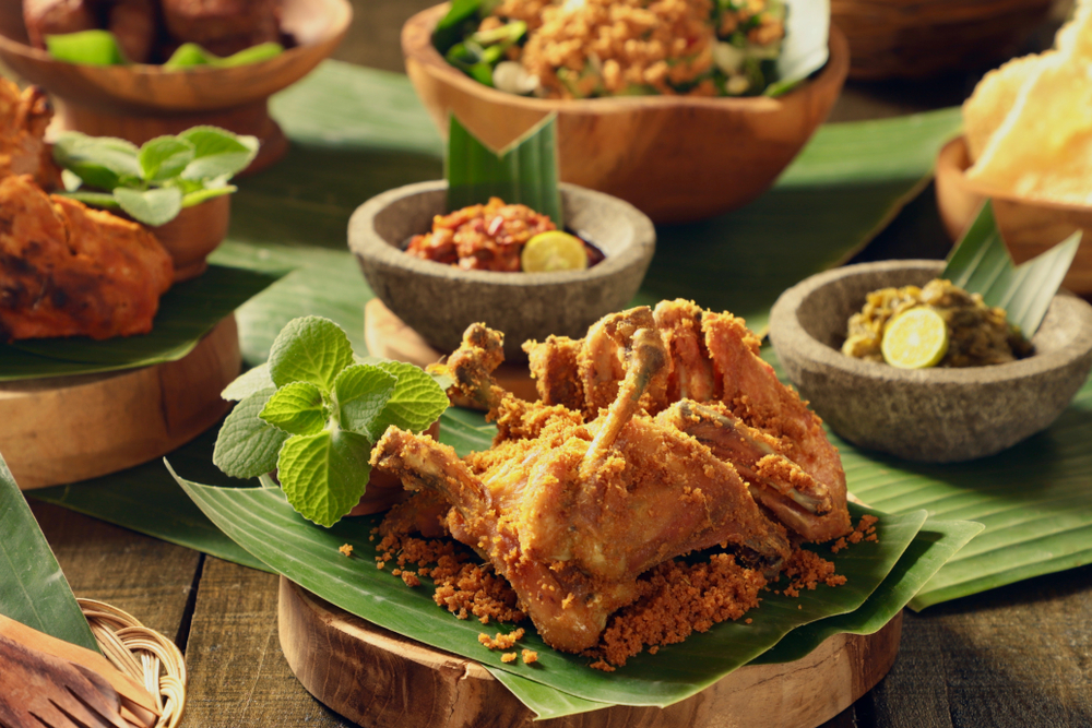 5 Resep menu harian ayam goreng yang praktis, bikin dagingnya empuk ternyata mudah