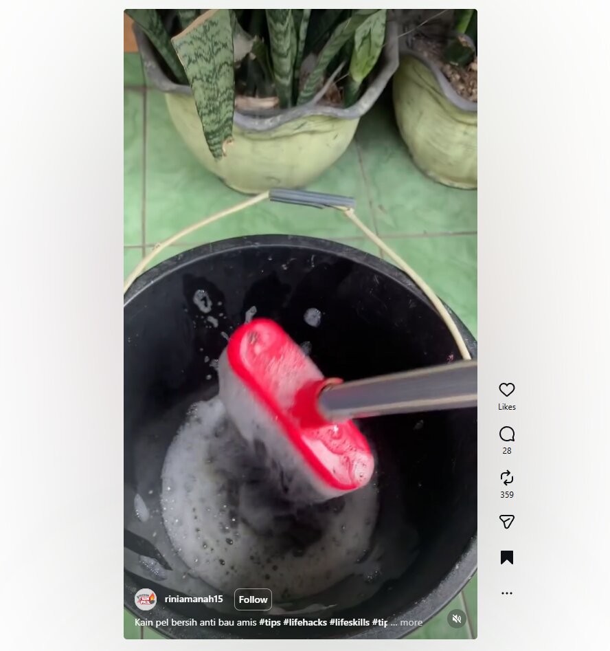 Kain pel bau amis? Cuma modal garam, pasta gigi, & sabun, auto bersih dan wangi lagi