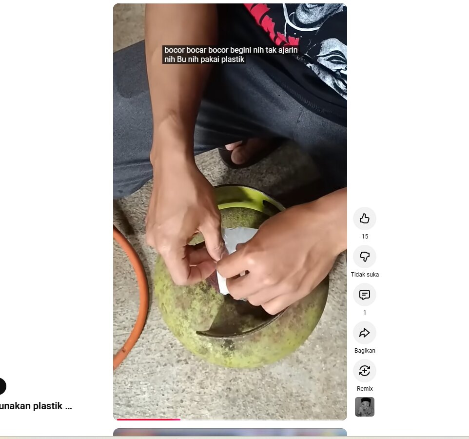 Solusi sementara regulator gas bocor, pakai plastik kresek biar masak jadi tenang kembali
