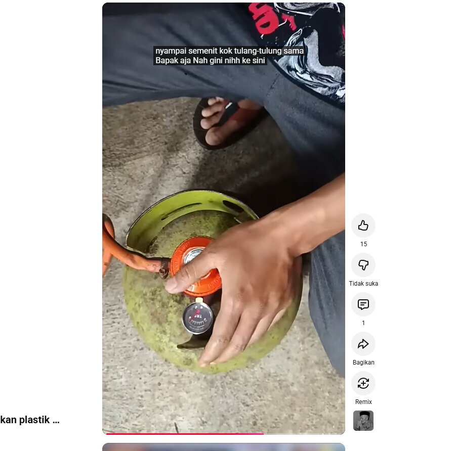 Solusi sementara regulator gas bocor, pakai plastik kresek biar masak jadi tenang kembali