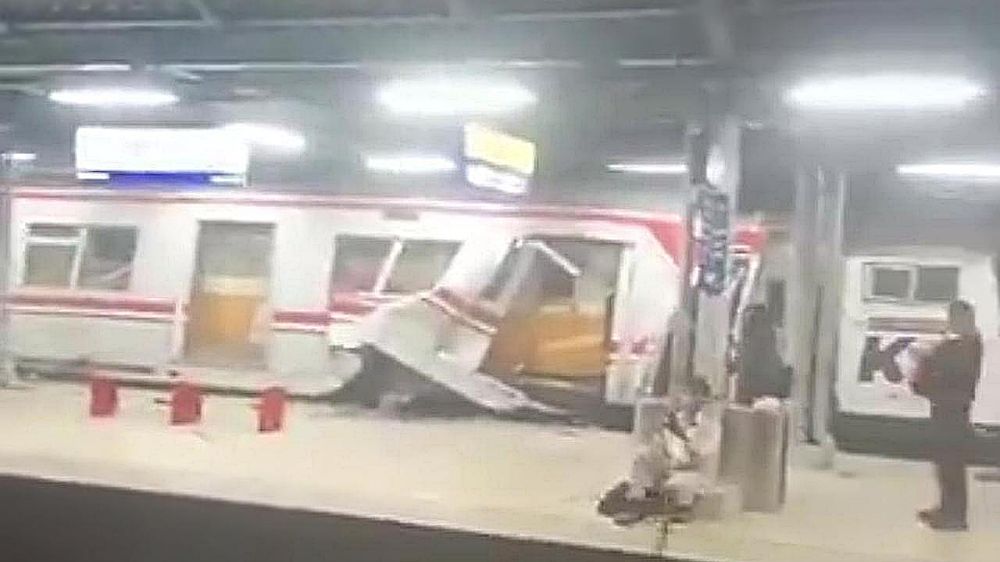 Kronologi kecelakaan KRL & Argo Bromo Anggrek di Bekasi Timur, berawal dari taksi tertabrak