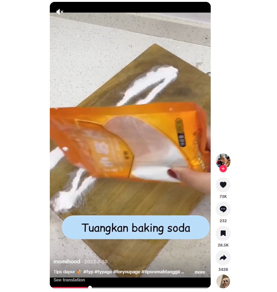 Cara membersihkan talenan menghitam pakai bahan dapur biar kinclong dan semangat masak lagi