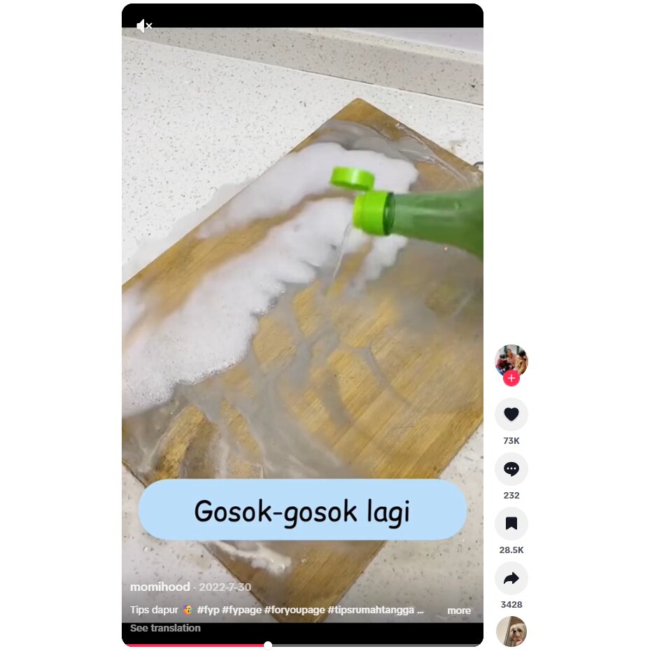 Cara membersihkan talenan menghitam pakai bahan dapur biar kinclong dan semangat masak lagi
