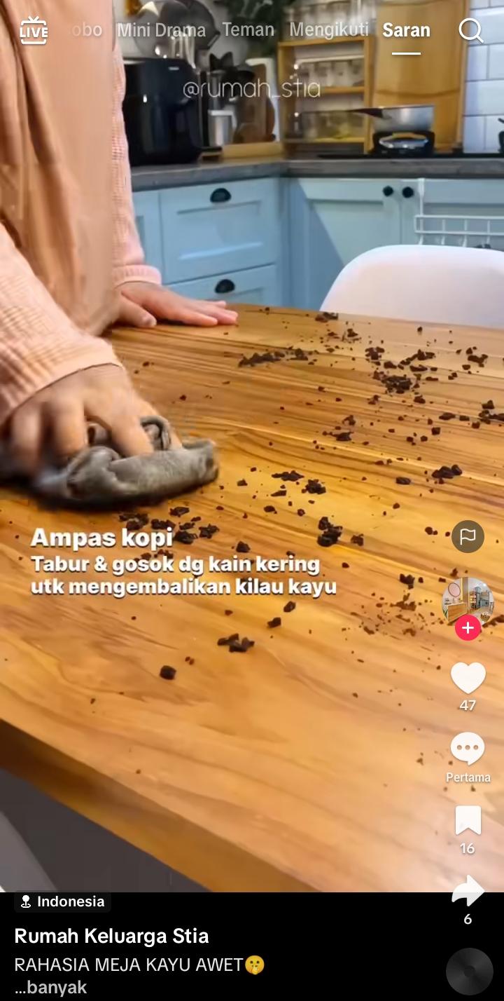 Cara membersihkan furniture kayu secara alami, rahasianya ada pada serbuk kopi bikin mengilap lagi