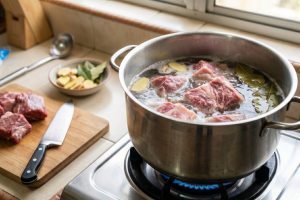Daging kurban direbus tetap alot? Banyak yang baru tahu ternyata jangan langsung masuk panci