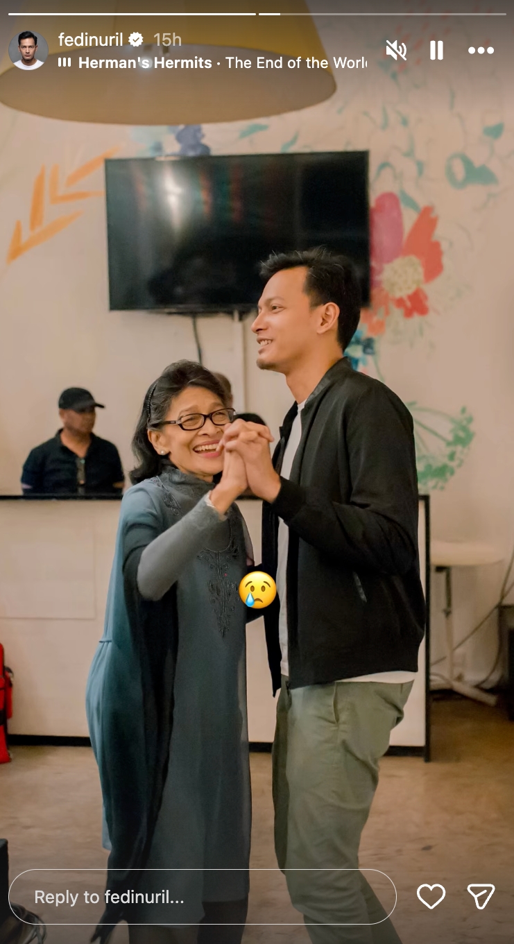 Ibunda berpulang, Fedi Nuril lantunkan azan terakhir dengan suara bergetar untuk almarhumah