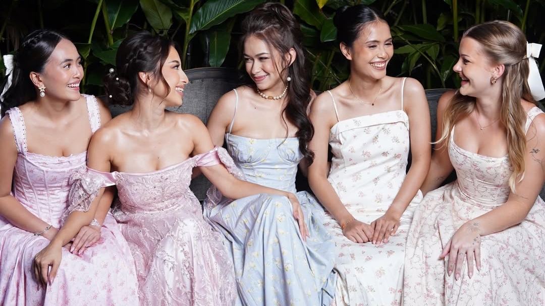 Jennifer Coppen gelar bridesmaid proposal, isyarat pernikahan dengan Justin Hubner makin dekat