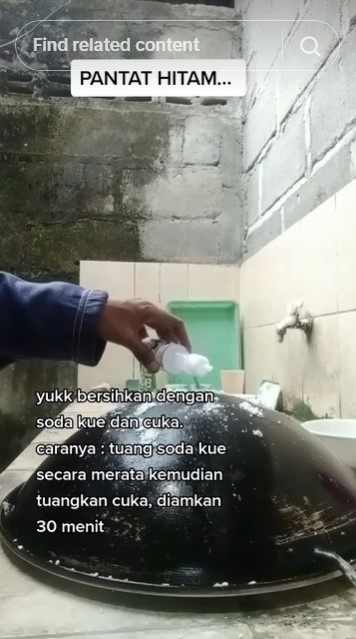 Pantat wajan gosong dan penuh kerak? coba 2 bahan dapur ini sebelum beli pembersih khusus
