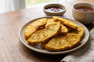 Cara membuat sukun goreng renyah tanpa tepung, bumbu meresap sempurna gurih pakai bawang & kunyit