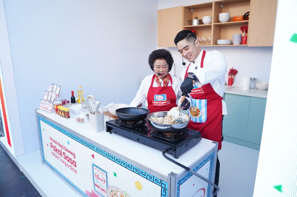 Ungkap fakta #MSGYangBenar bareng SASA sambil berburu kuliner lezat di alun-alun Surabaya