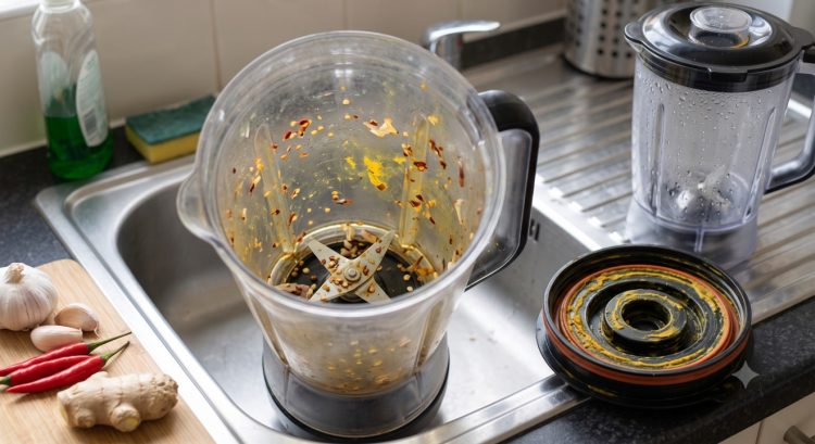 5 Kesalahan mencuci blender yang bikin bau bumbu sulit hilang, banyak yang masih melakukannya