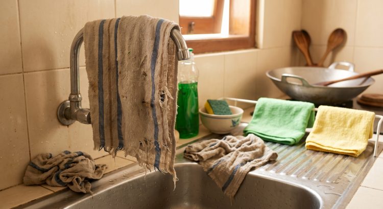Lap dapur masih menyerap air tapi sebaiknya diganti jika muncul 7 tanda berikut