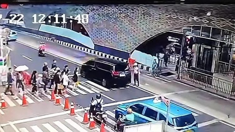 Siapa pemilik Alphard viral di Bundaran HI? Polda Metro Jaya ungkap status kendaraan dan pelat palsu