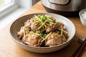 Cara membuat ayam kukus jahe di rice cooker, empuk dan bumbu meresap sempurna tanpa pakai banyak alat