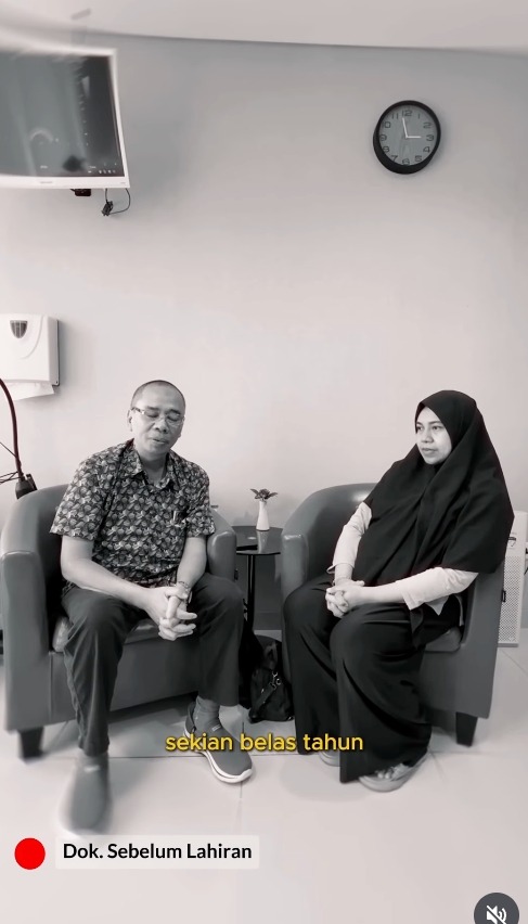 Keajaiban usai 9 kali gagal bayi tabung, pasangan usia 45 & 64 tahun akhirnya dianugerahi momongan 