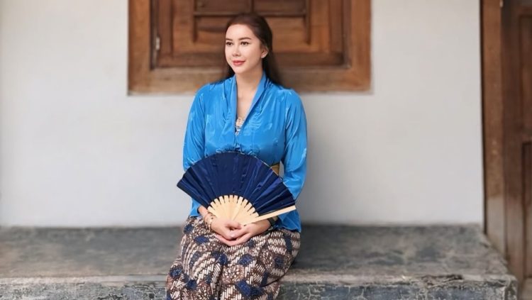 Aura Kasih akui sudah lama punya pacar, ungkap hubungan sang kekasih dengan putrinya dan soal menikah