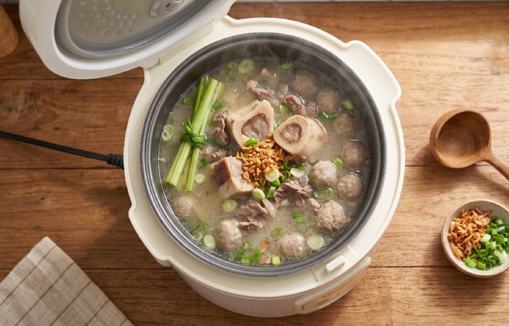 Cara membuat stok kuah bakso pakai rice cooker, tinggal cemplung bahan rasany ngaldu banget