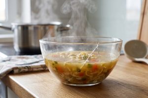 Kenapa mangkuk kaca tiba-tiba retak saat diberi makanan panas? Ini penyebab dan cara mencegahnya