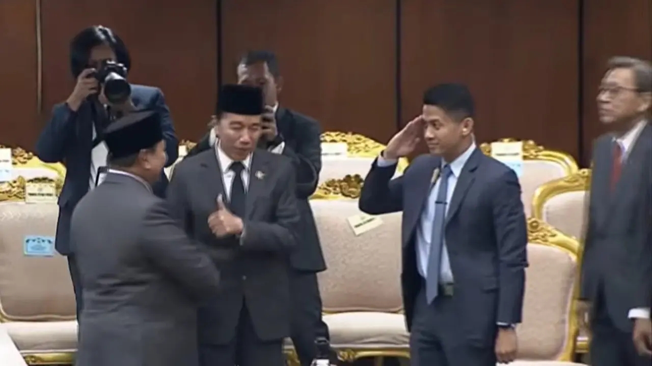 Usai Prabowo berpidato di Sidang Tahunan MPR, Jokowi beri acungan jempol