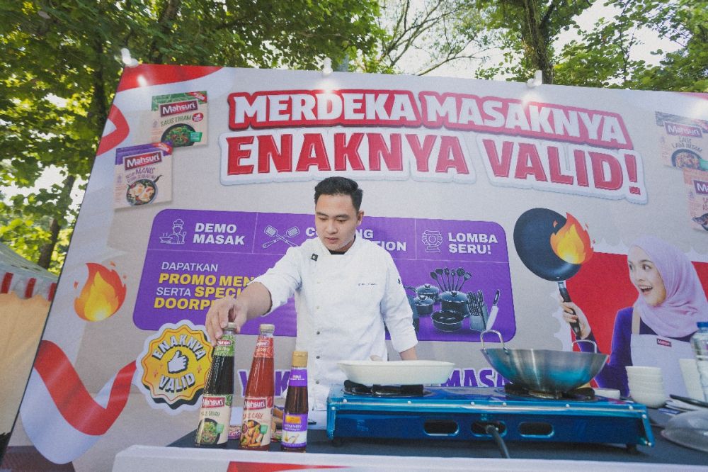 Ratusan ibu-ibu rayakan HUT RI di Taman Ahmad Yani Medan bareng Mahsuri, yuk intip keseruannya!