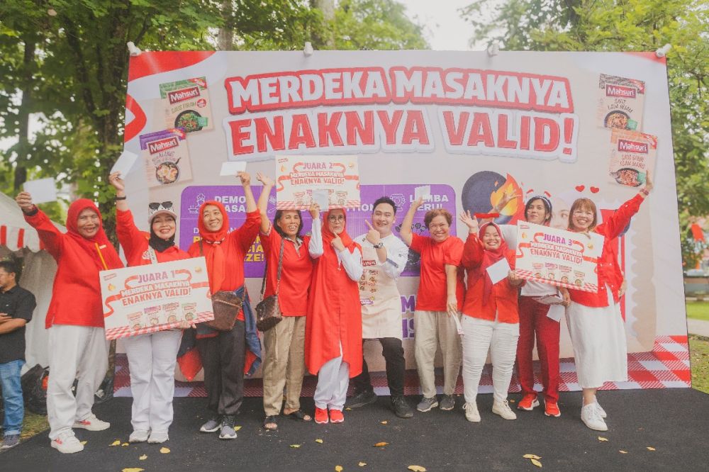 Ratusan ibu-ibu rayakan HUT RI di Taman Ahmad Yani Medan bareng Mahsuri, yuk intip keseruannya!