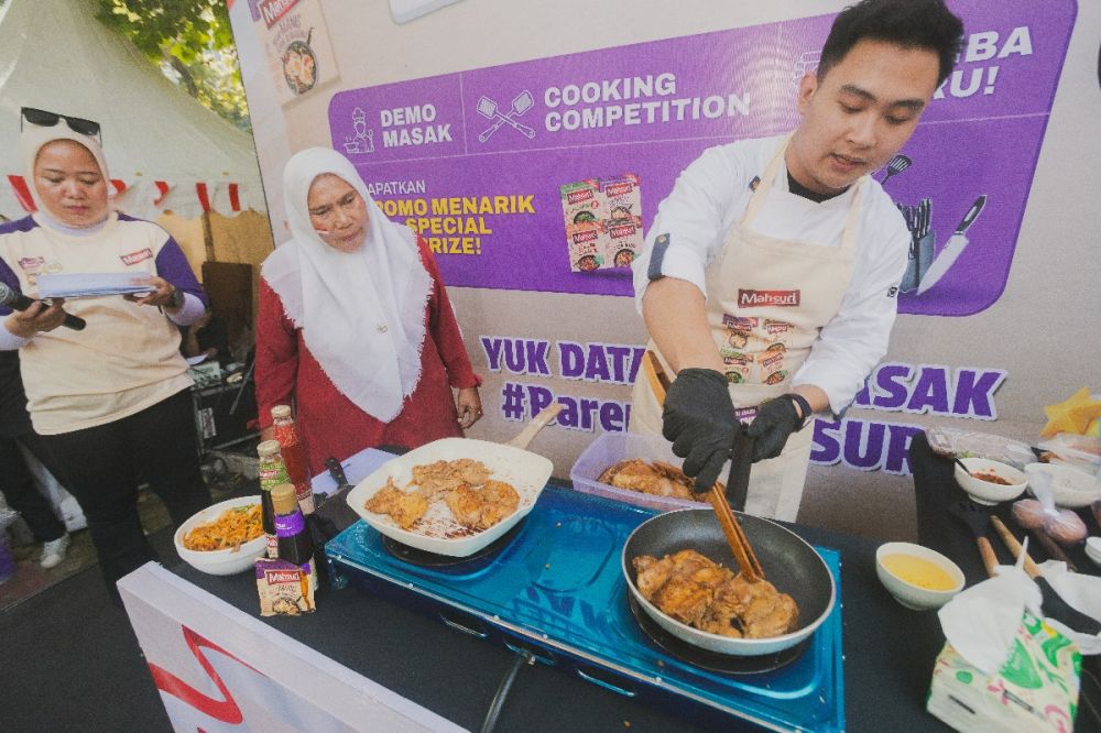 Mencicipi Ayam Panggang Spesial Mahsuri bareng ratusan ibu-ibu di Medan, enaknya valid!