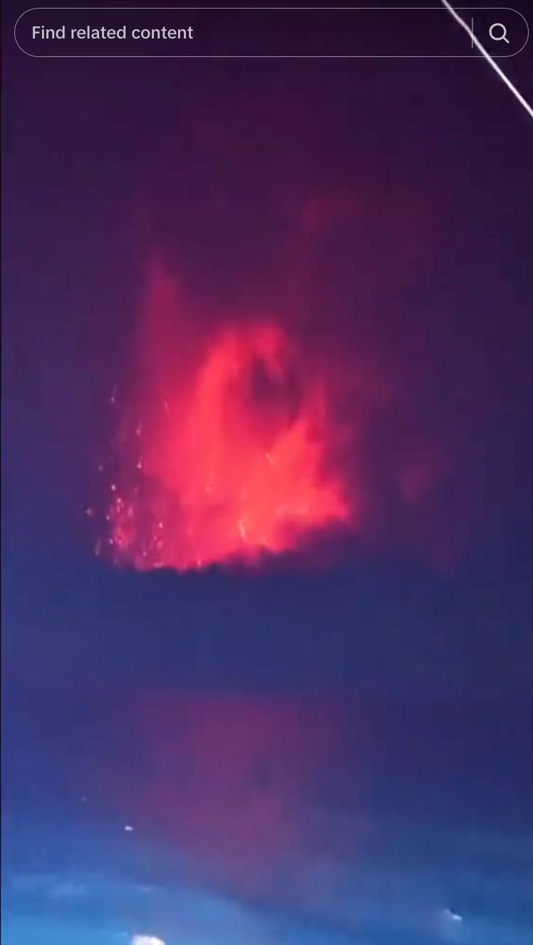Detik-detik kapal nelayan dihujani batu Anak Krakatau, doa lantang disuarakan
