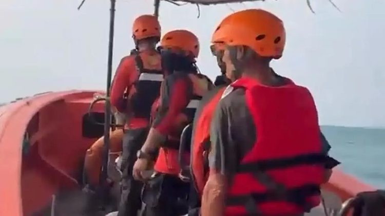 Kronologi 7 orang rombongan jurnalis hilang kontak di Selat Sunda saat liput Gunung Anak Krakatau