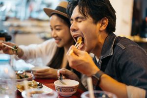 Hobi kulineran tapi takut darah tinggi? Ini deretan makanan yang harus dihindari