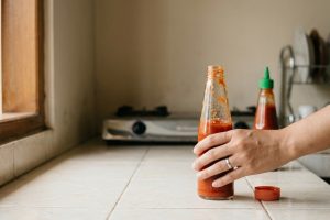 Saus sambal sudah lama dibuka, cek 5 tanda sebelum dipakai lagi