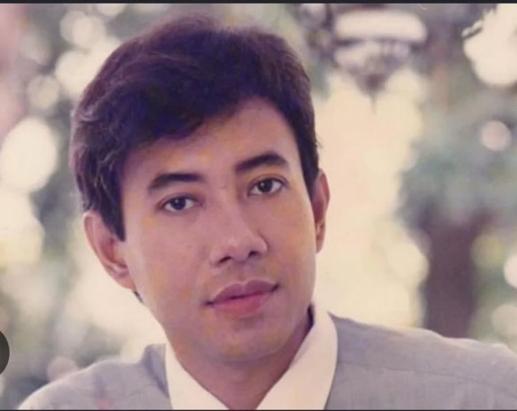 Guruh Soekarnoputra berpulang, kain ihram umrah terakhir & batik warisan ibunda selimuti peti jenazah 