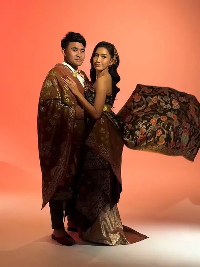 Intip prewedding Asnawi Mangkualam dan Yuriska Patricia dengan sentuhan adat Makassar