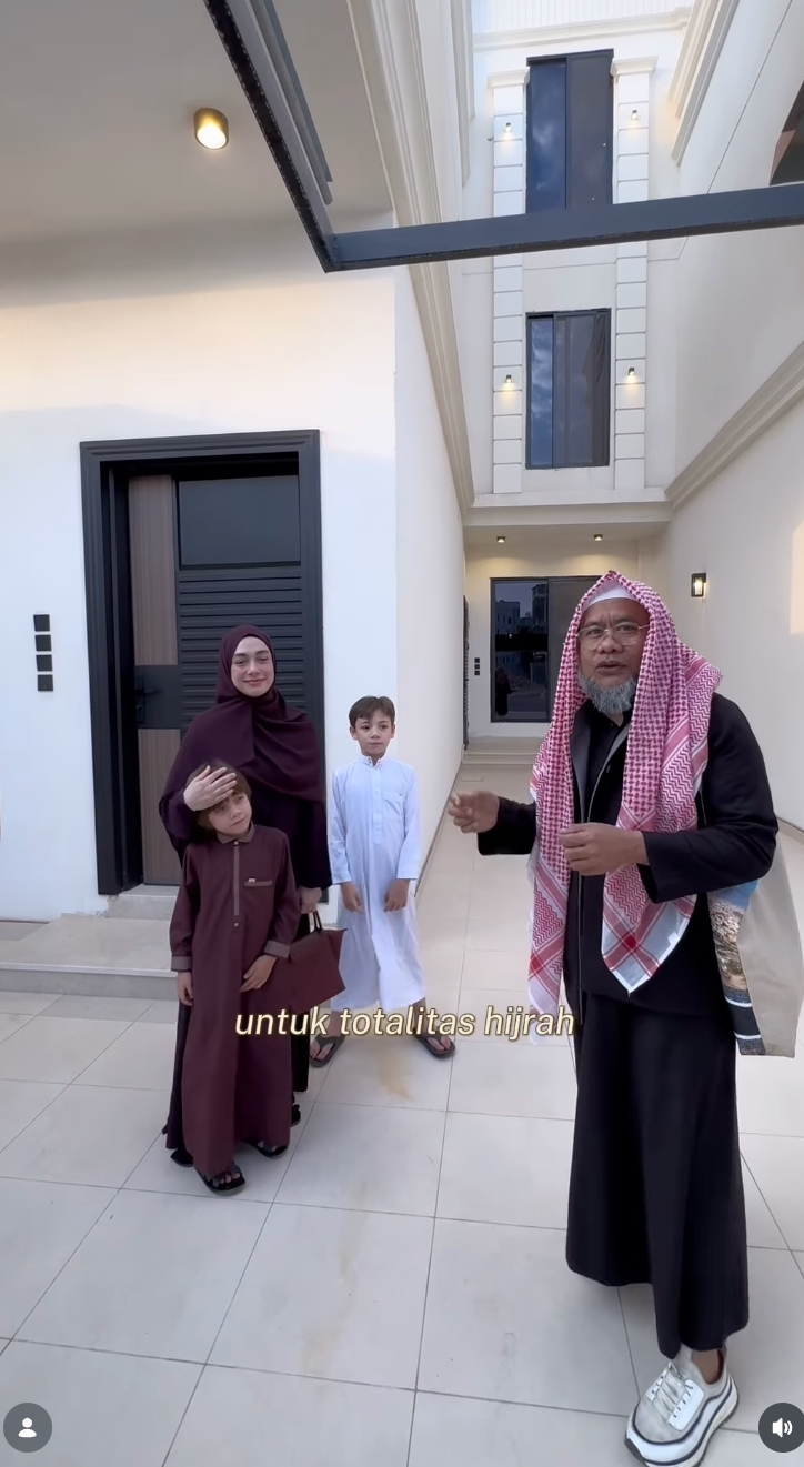 Intip villa Rp7,5 M incaran Celine Evangelista di Madinah, 10 menit dari Masjid Nabawi