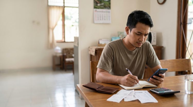 Gaji cepat habis sebelum akhir bulan? Cek pengeluaran yang sering terlewat