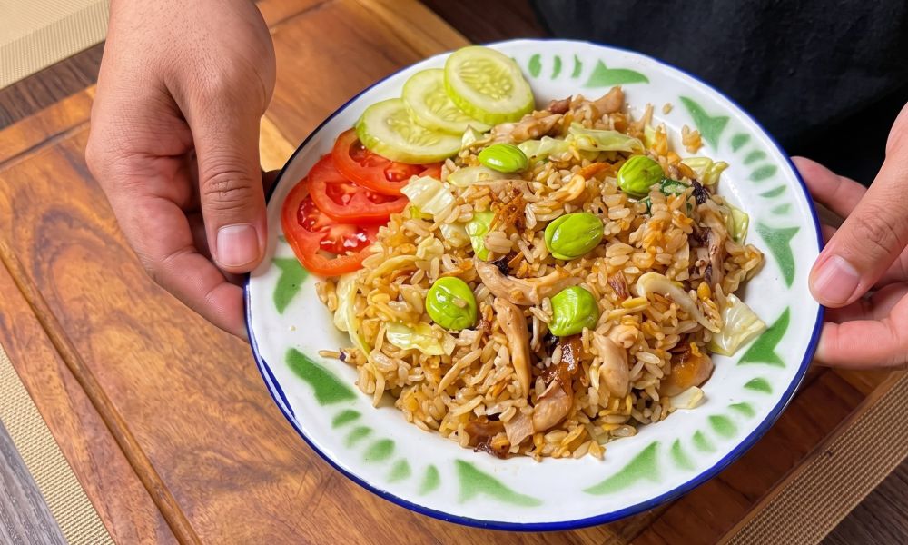 5 Resep nasi goreng gurih & berempah siap saji kurang dari 15 menit, menggoda lidah tanpa banyak garam