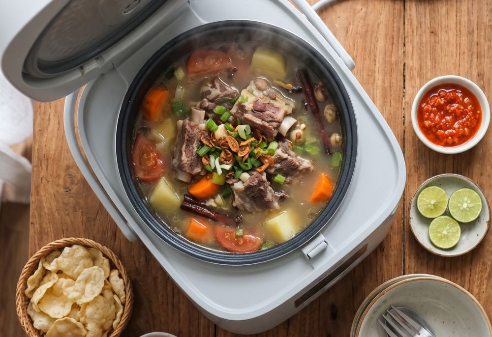 5 Resep olahan daging berkuah lezat yang masaknya cuma pakai rice cooker, tinggal cemplung selesai