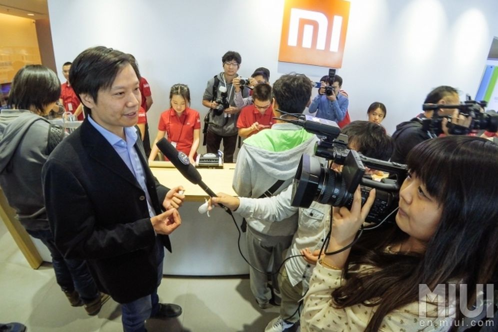 Ratusan Mi Fans kuras habis Xiaomi Mi Note Pro di hari peluncurannya