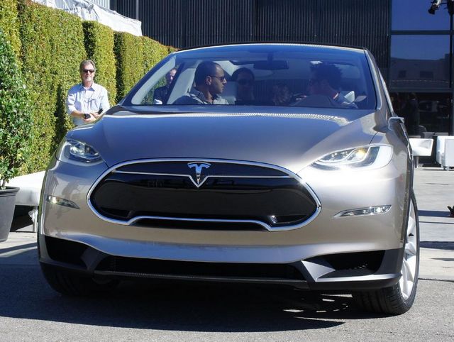 Tesla segera luncurkan mobil listrik masa depan pada 30 September