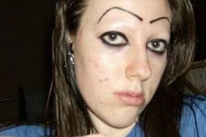 15 Desain alis aneh yang bikin kamu nggak mau menirunya