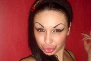 14 Pose andalan remaja masa kini saat selfie, kamu suka gaya yang apa?